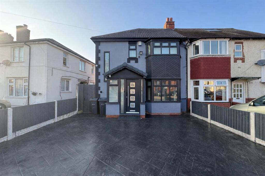 Three Bedroom Family Home to Rent on Berkeley Road East, Yardley