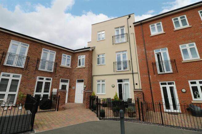 Let Agreed at Hestercombe House, Dickens Heath