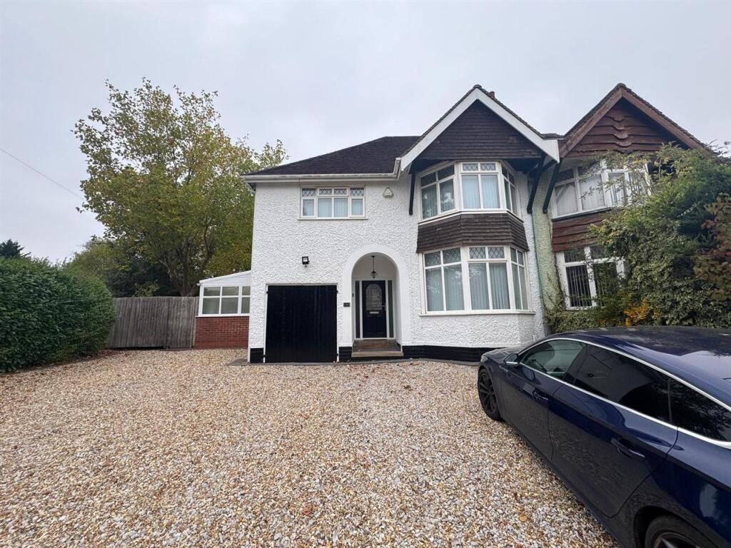 🏡 Four-Bedroom Semi-Detached Family Home to Rent – Bristol Road South, Northfield | £1,650pcm