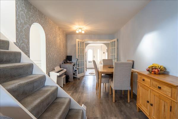384 Priory Road Image