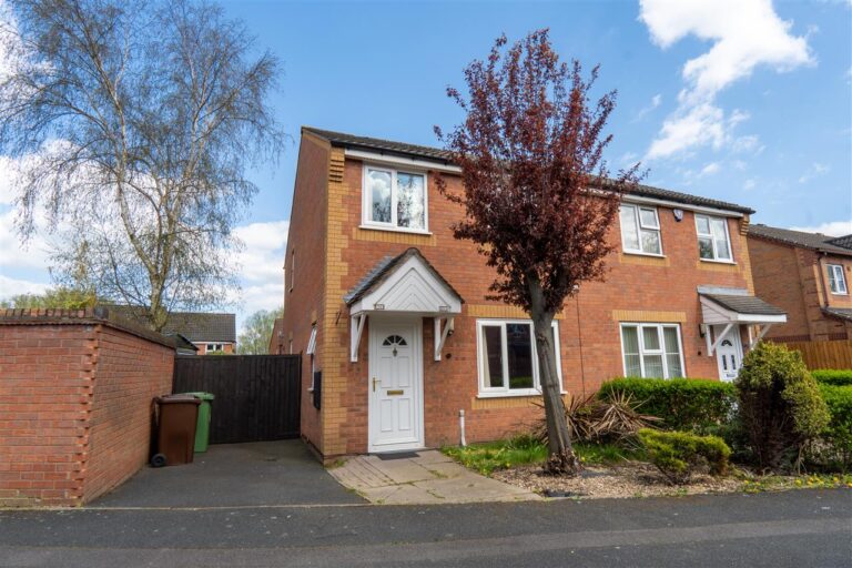16 Fencote Avenue Image