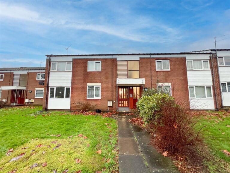 19 Lowden Croft Image