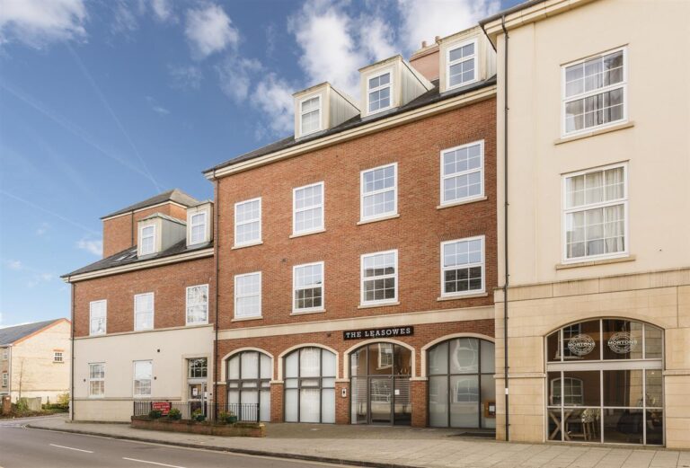 Apartment 30 The Leasowes Image