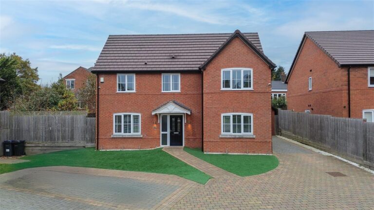 7a Warwick Gardens Image