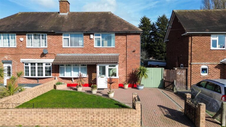 44 Hengham Road Image