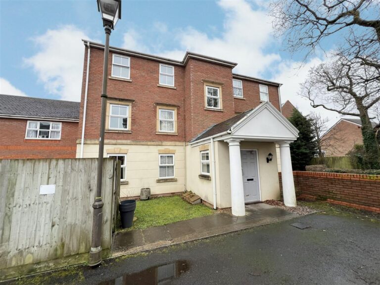 40 Trundalls Lane Image