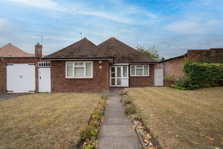 9 Oberon Drive Image