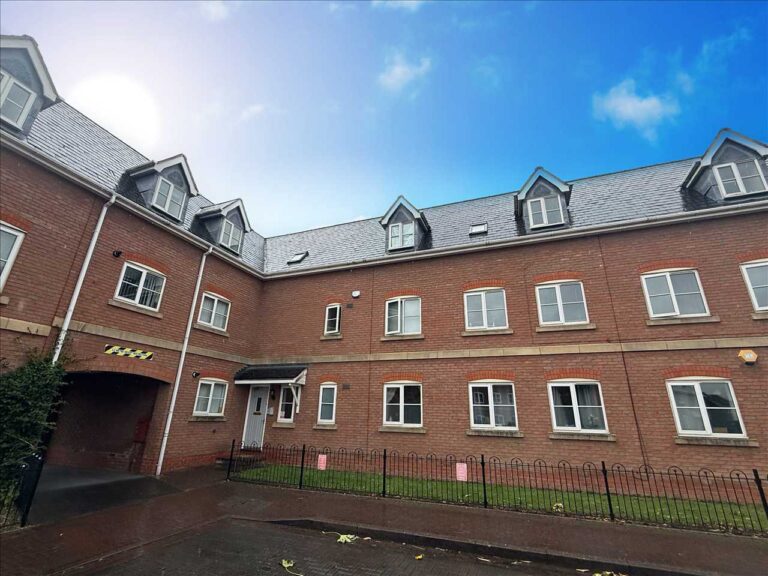 Apartment 5, 61 Rumbush Lane Image