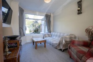 20 Leavesden Grove Image