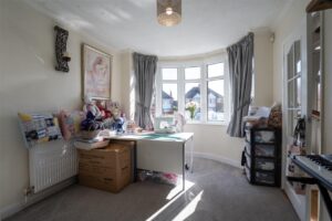 20 Leavesden Grove Image