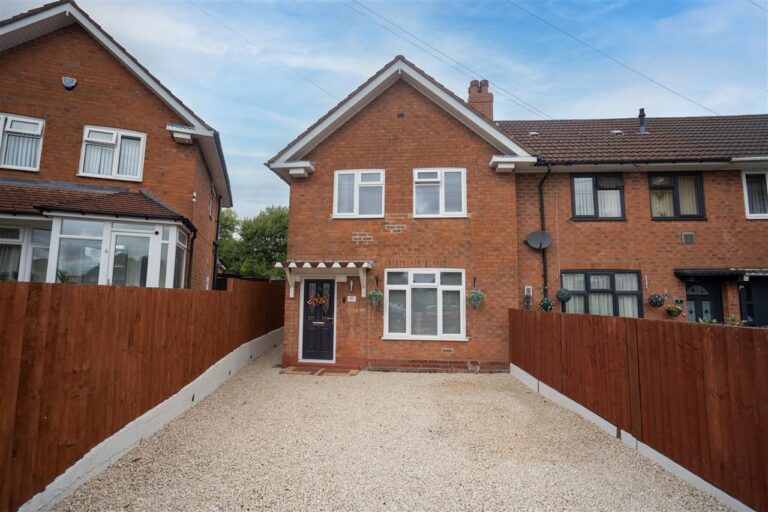 7 Hollington Crescent Image