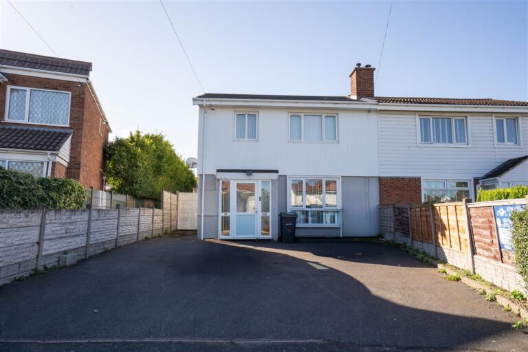 51 Fallindale Road Image