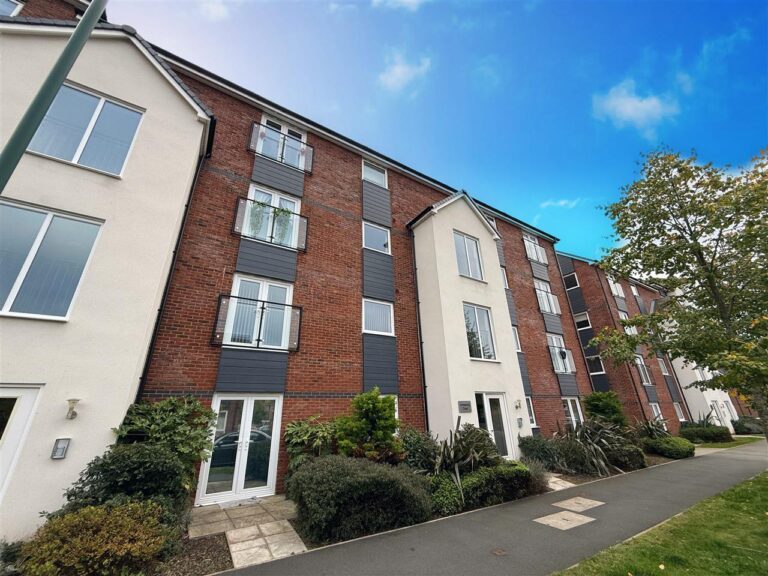 Apartment 26 Victoria Crescent Image