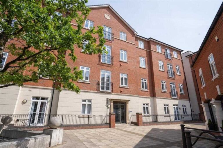 Apartment 19 Waddesdon House Image